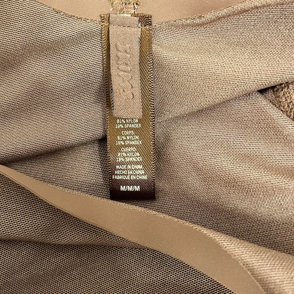 Skims Intimates - Picture 3 of 3